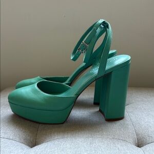 Vince Camuto Elegant Green Platform Heels